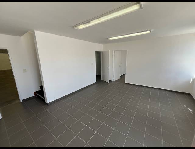 330M² WAREHOUSE TO LET IN KILLARNEY GARDENS